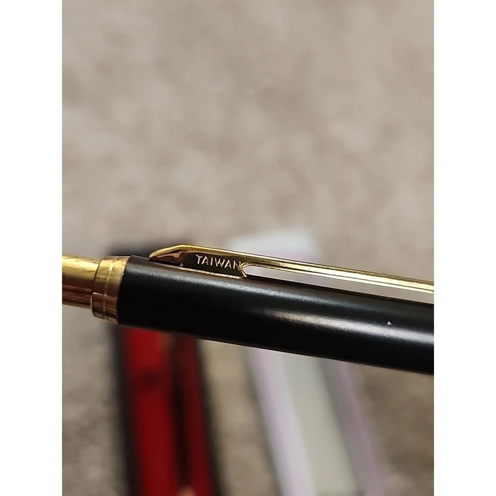 NOS‎ Vintage Black & Gold Pen/Pencil Set in Original Box Taiwan